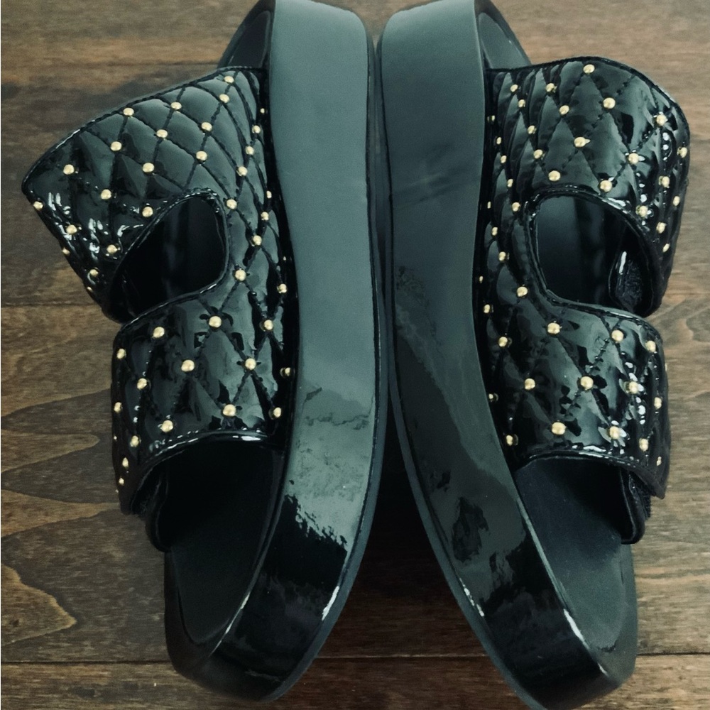 Jeffrey Campbell Scaeva Slide Sandal Black Patent Leather Gold Studs Quilted NEW - Picture 8 of 9